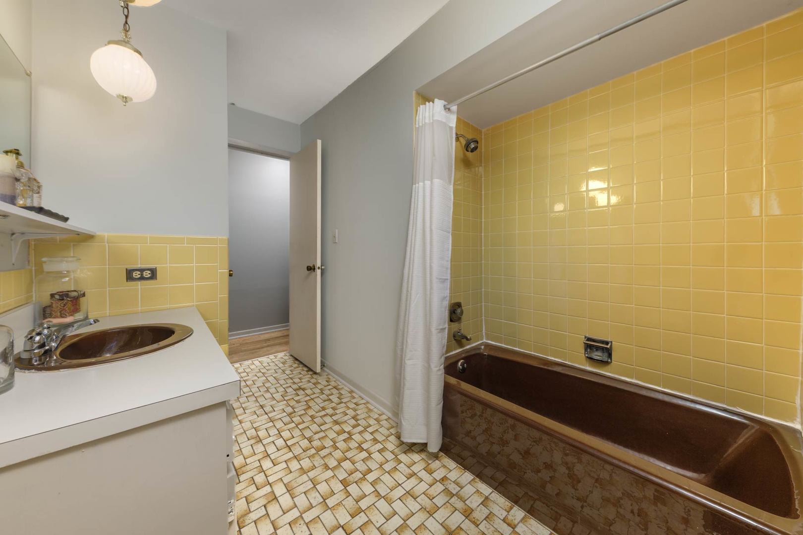 1403 East Lowden Avenue Wheaton IL 60189