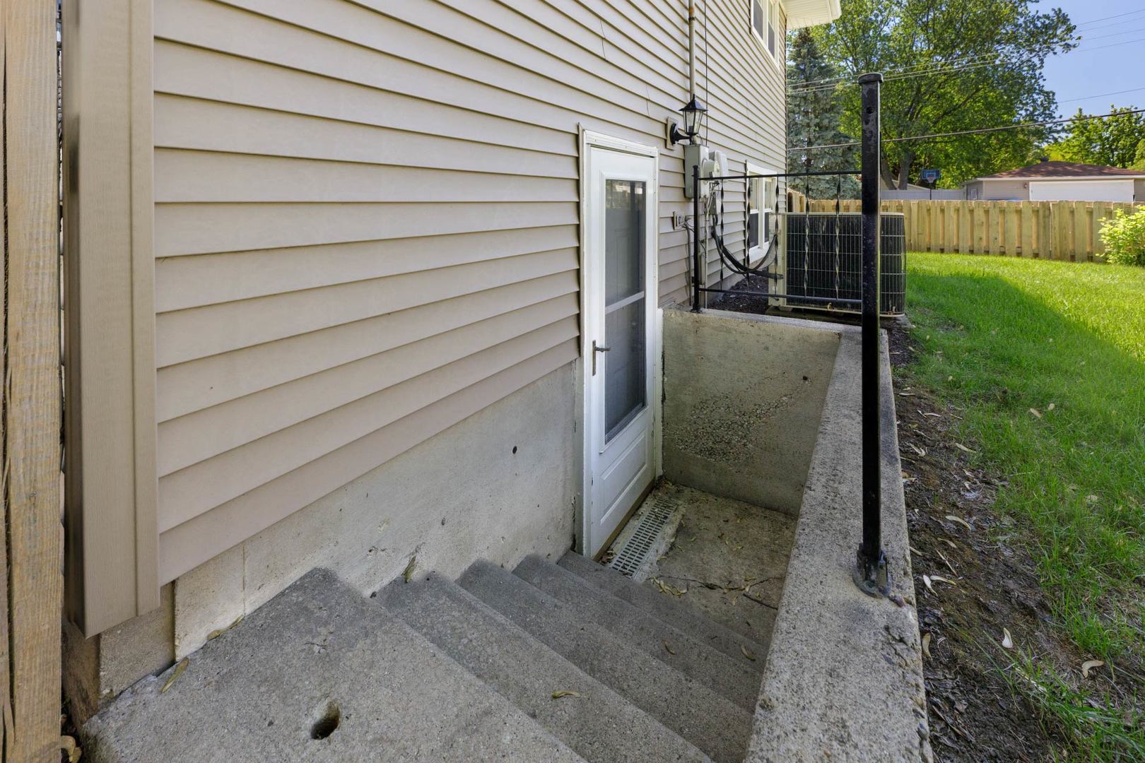 1403 East Lowden Avenue Wheaton IL 60189