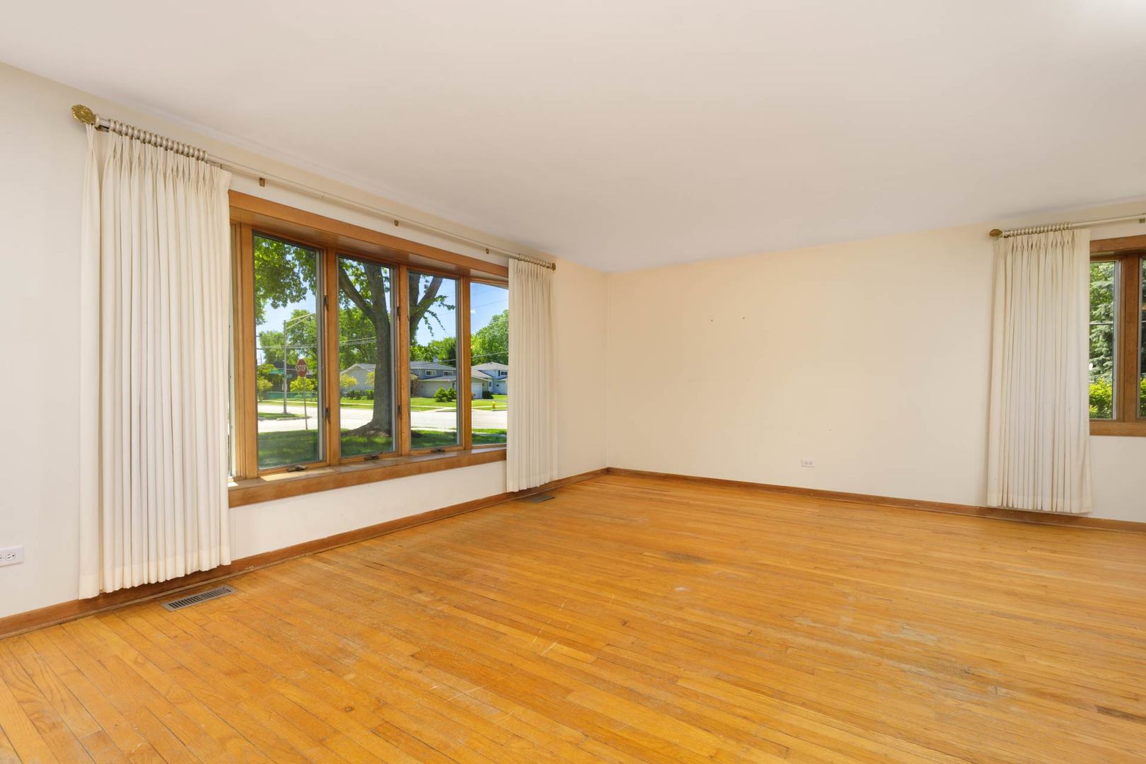 1403 East Lowden Avenue Wheaton IL 60189