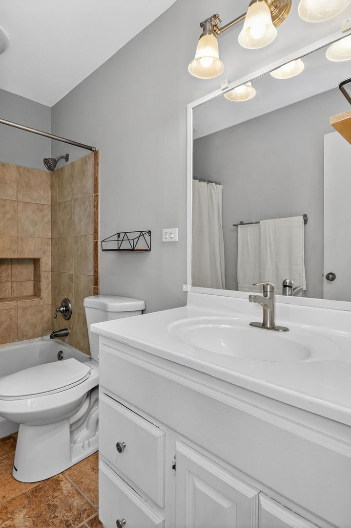 2S638 Enrico Fermi Court Warrenville IL 60555