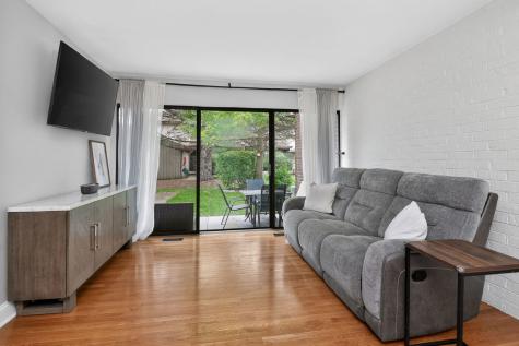 2S638 Enrico Fermi Court Warrenville IL 60555