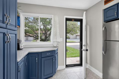 2S638 Enrico Fermi Court Warrenville IL 60555