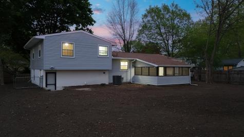 2303 Brookhaven Drive Champaign IL 61821