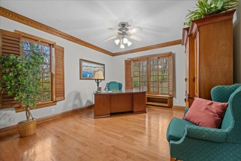 4N494 Hidden Oaks Road St. Charles IL 60175