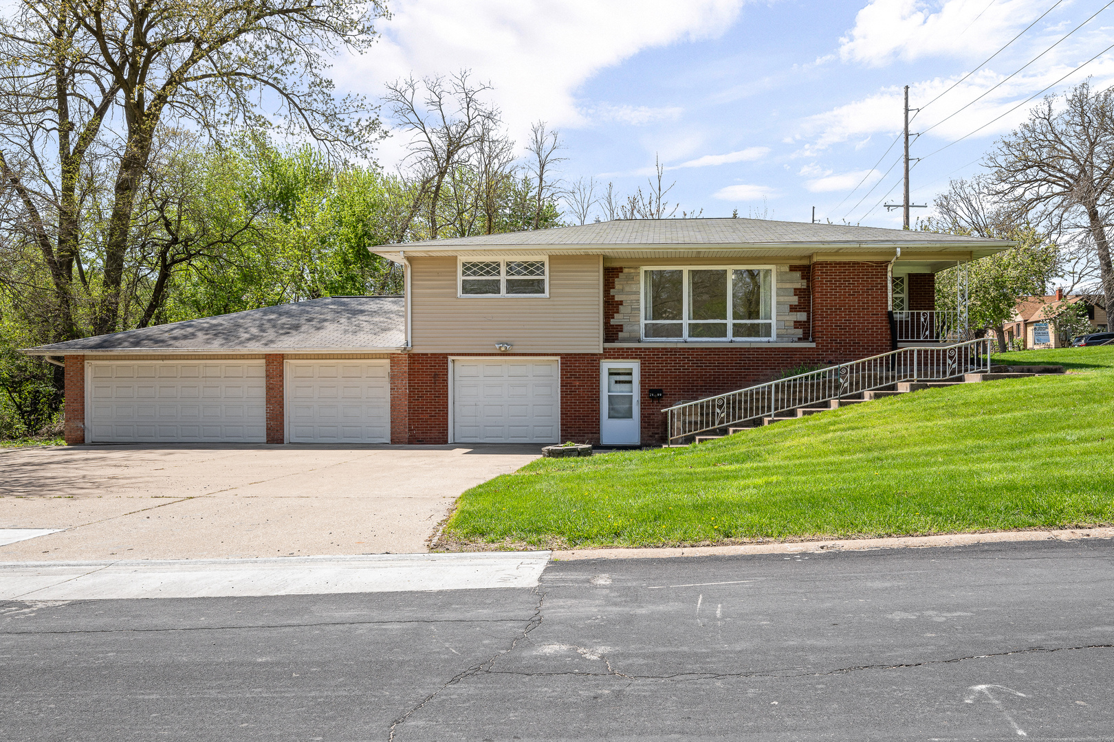 2400 27TH Street Rock Island IL 61201