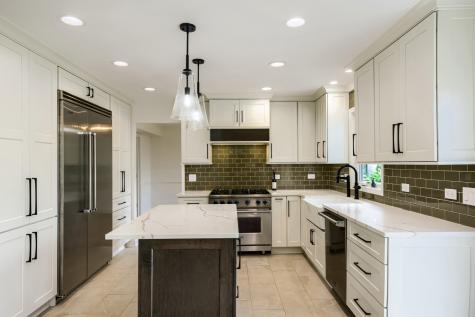 1820 Nicholson Drive Hoffman Estates IL 60192