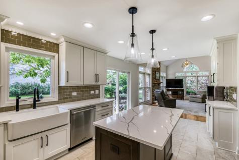 1820 Nicholson Drive Hoffman Estates IL 60192