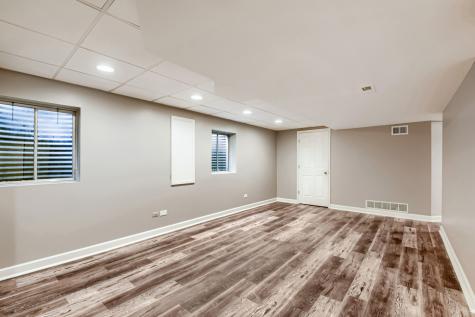 1820 Nicholson Drive Hoffman Estates IL 60192