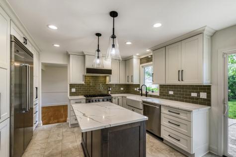 1820 Nicholson Drive Hoffman Estates IL 60192