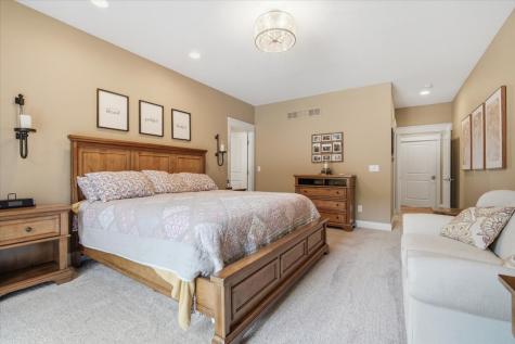 34 Stonebrook Court Bloomington IL 61704