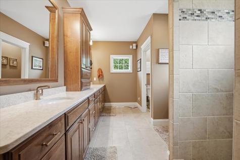 34 Stonebrook Court Bloomington IL 61704
