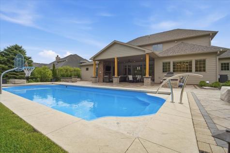 34 Stonebrook Court Bloomington IL 61704