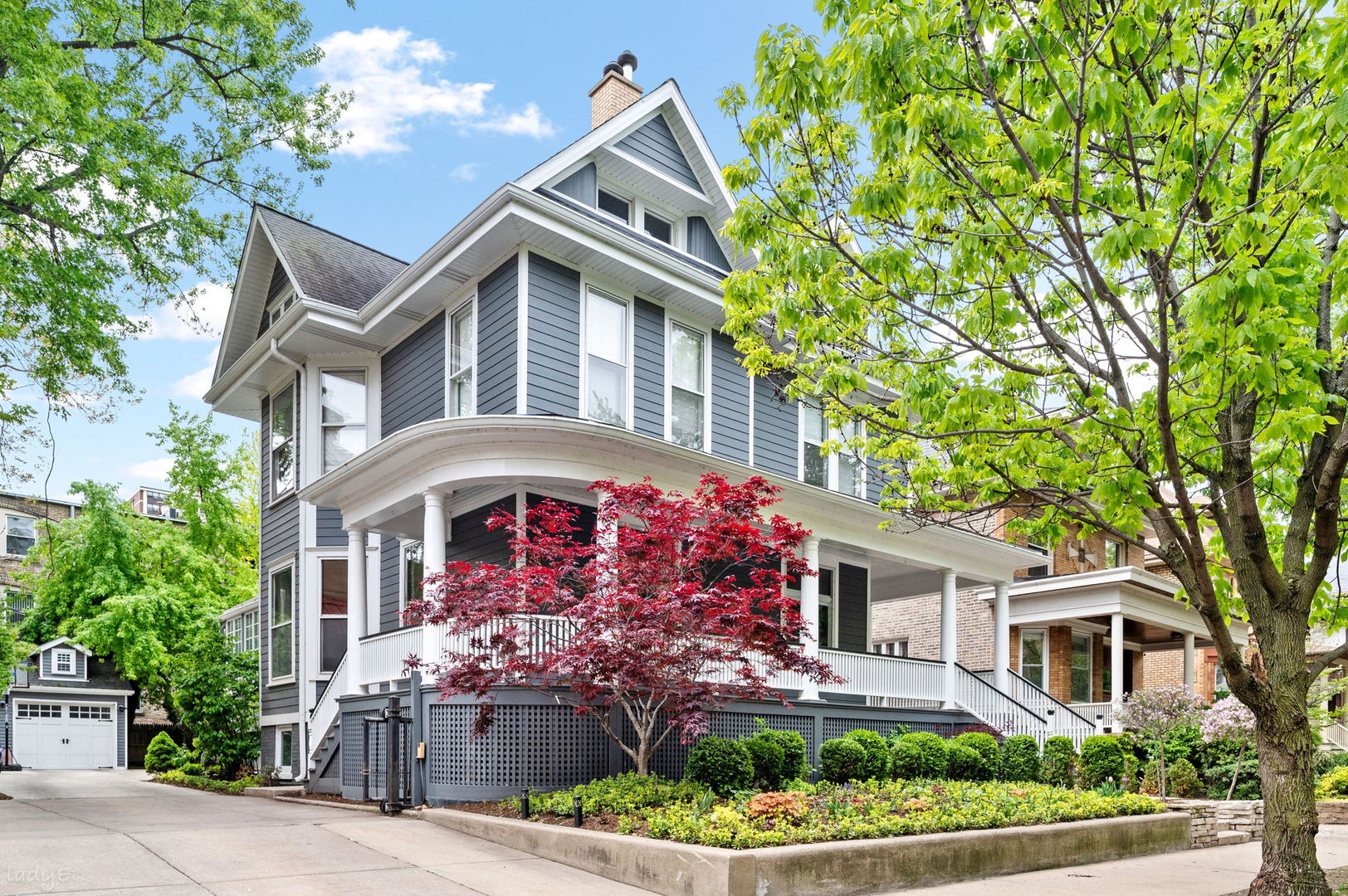 819 West Junior Terrace Chicago IL 60613