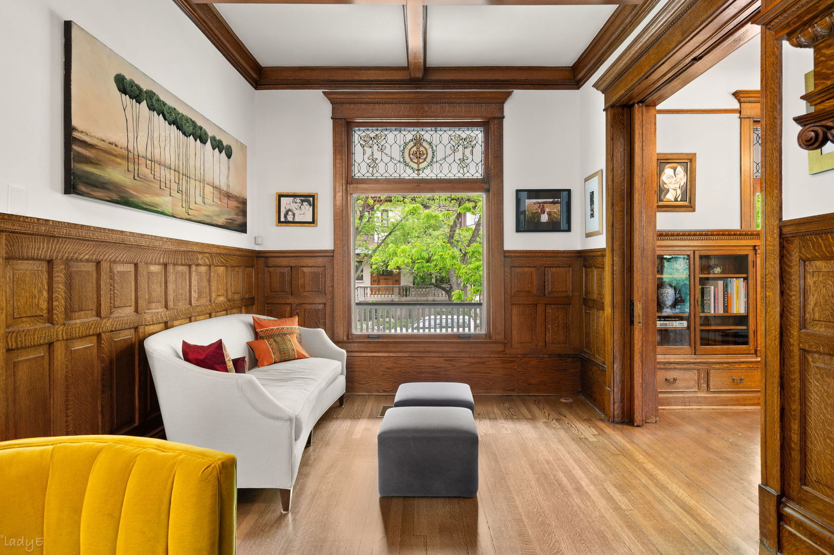 819 West Junior Terrace Chicago IL 60613