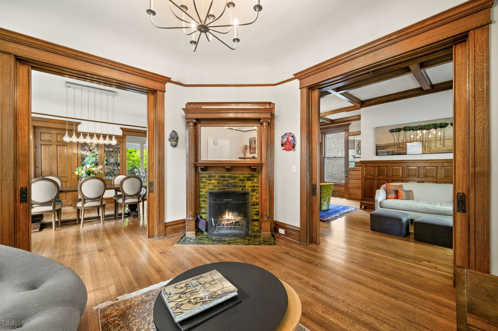819 West Junior Terrace Chicago IL 60613