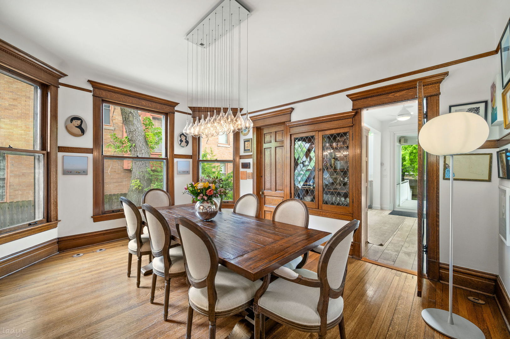 819 West Junior Terrace Chicago IL 60613