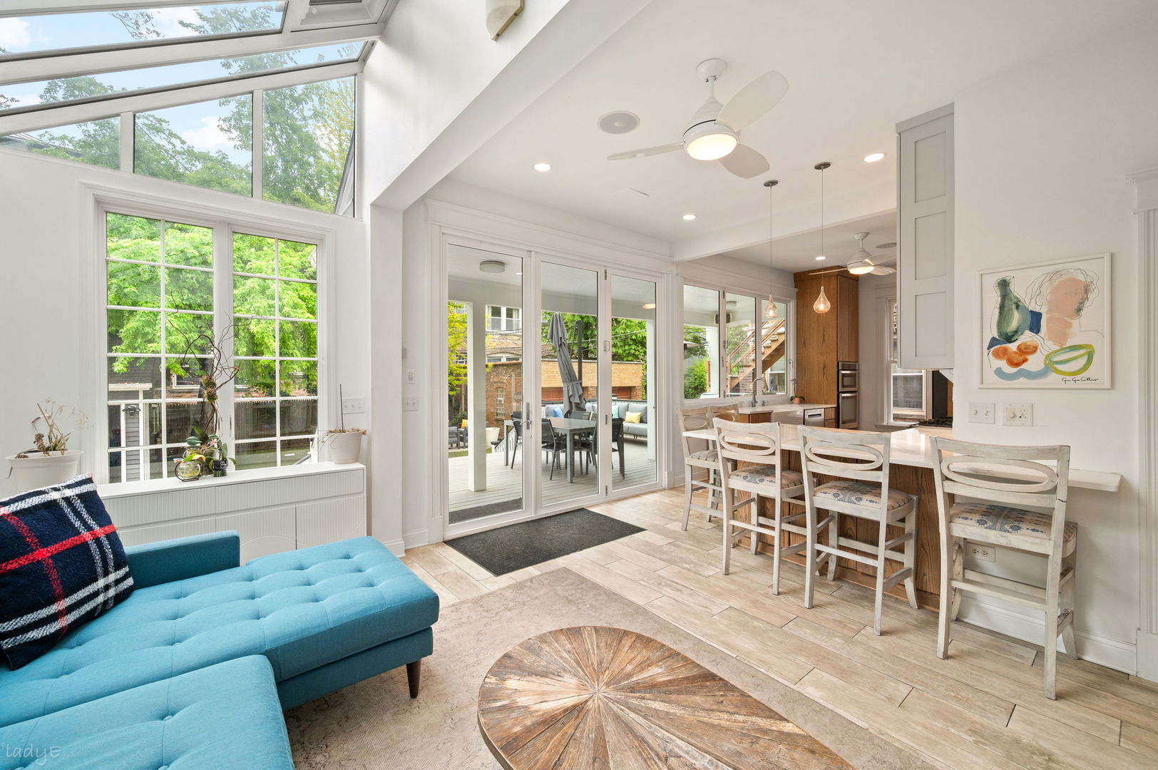 819 West Junior Terrace Chicago IL 60613