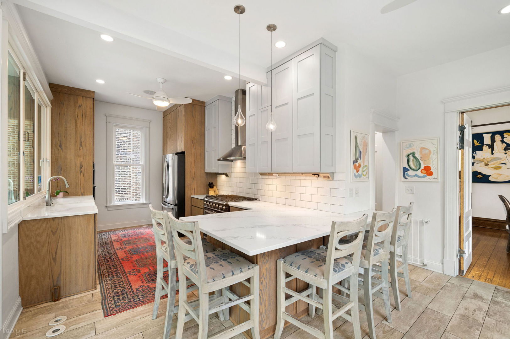 819 West Junior Terrace Chicago IL 60613