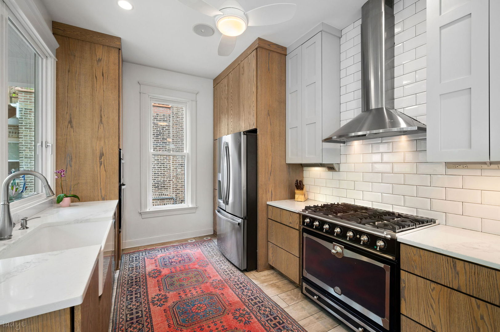 819 West Junior Terrace Chicago IL 60613