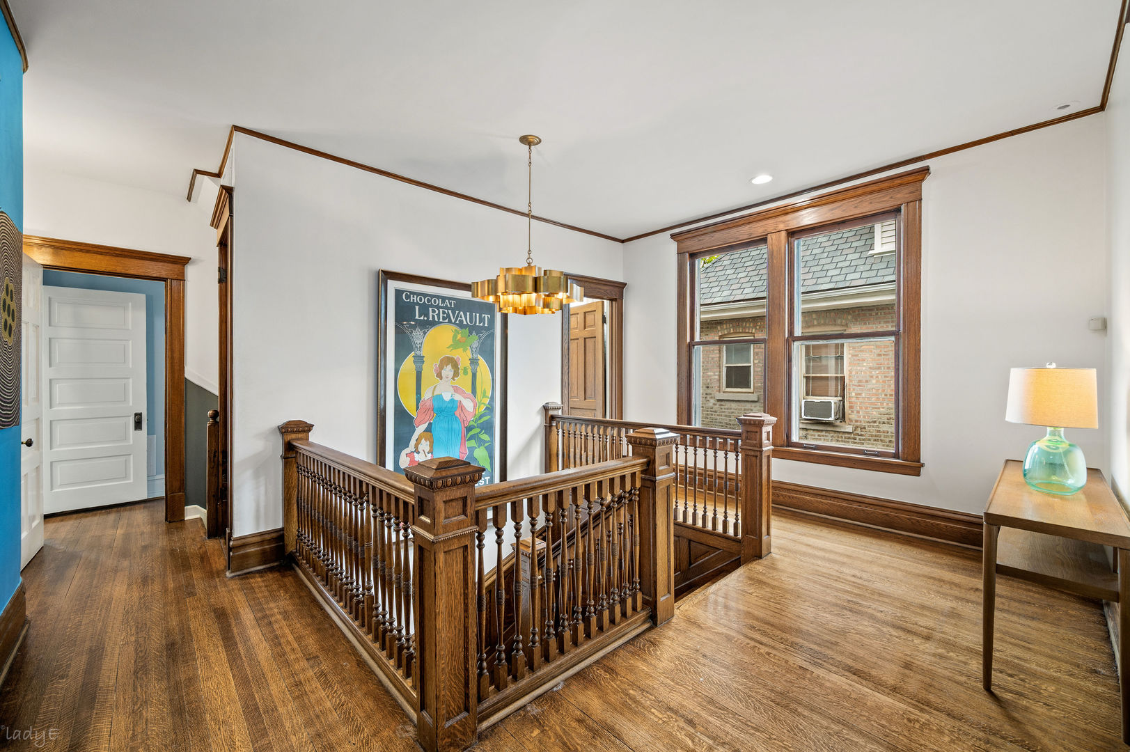 819 West Junior Terrace Chicago IL 60613