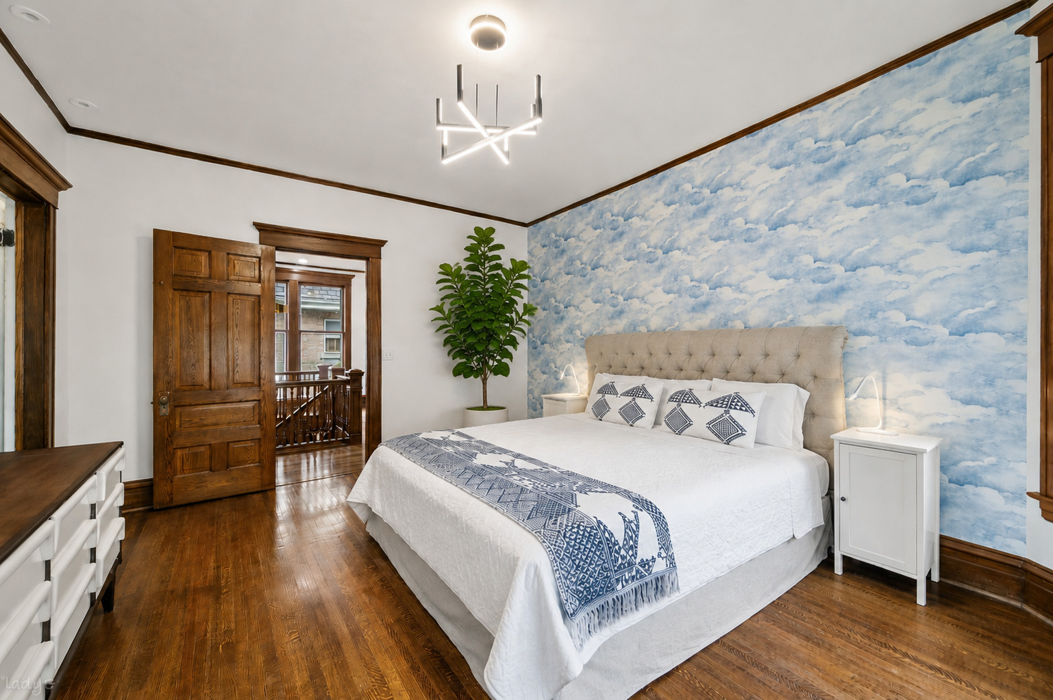 819 West Junior Terrace Chicago IL 60613