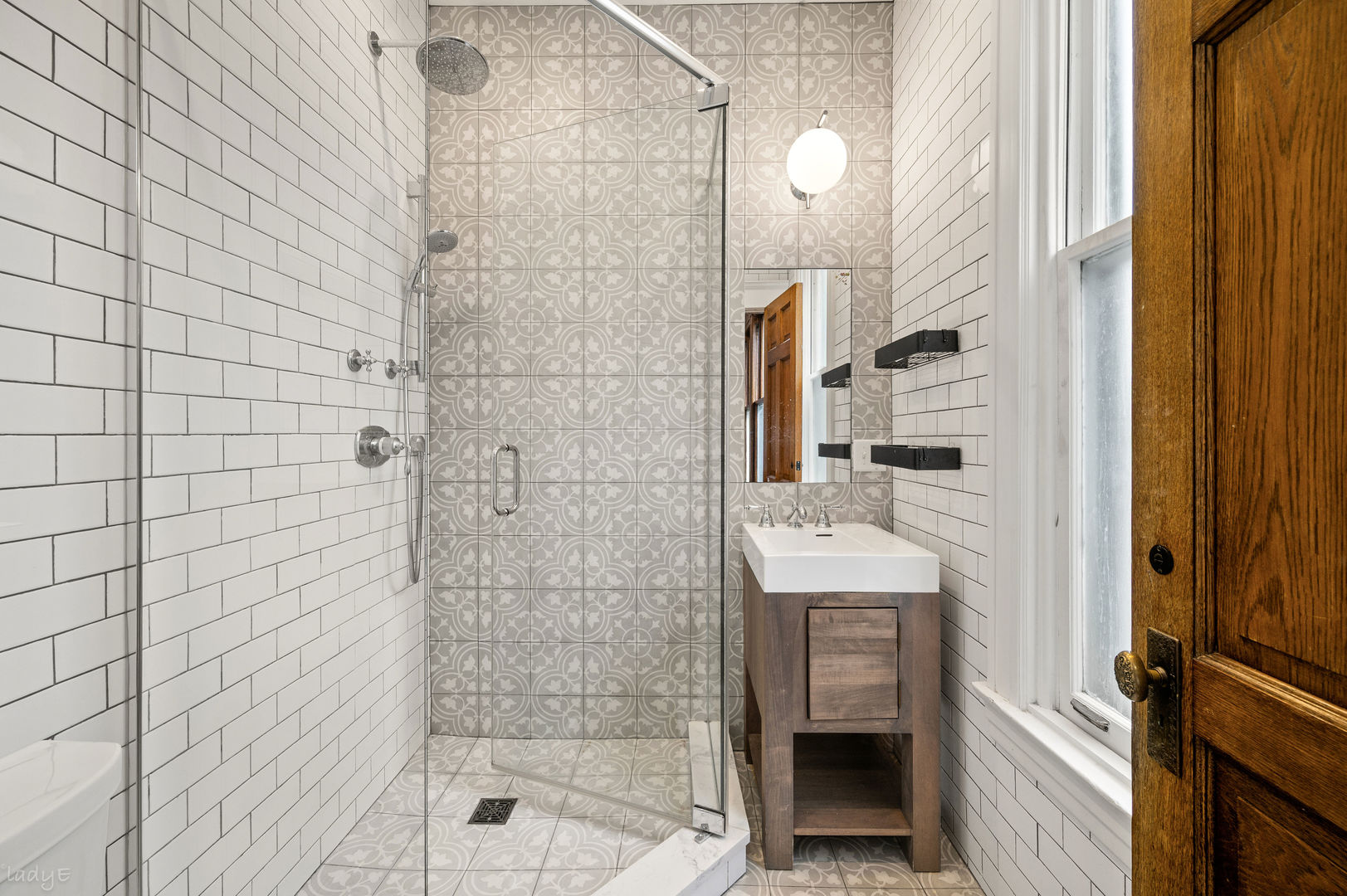 819 West Junior Terrace Chicago IL 60613