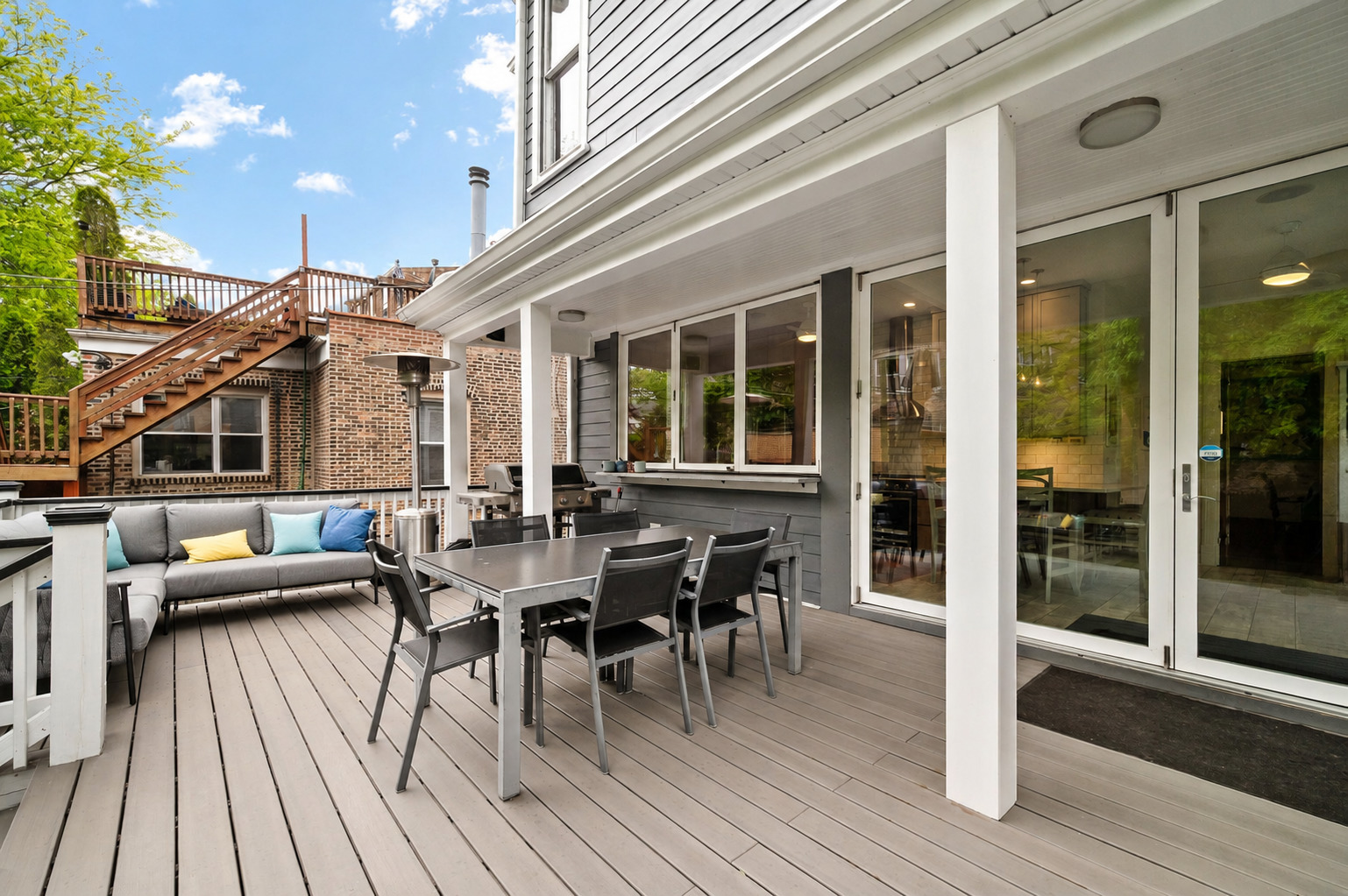 819 West Junior Terrace Chicago IL 60613