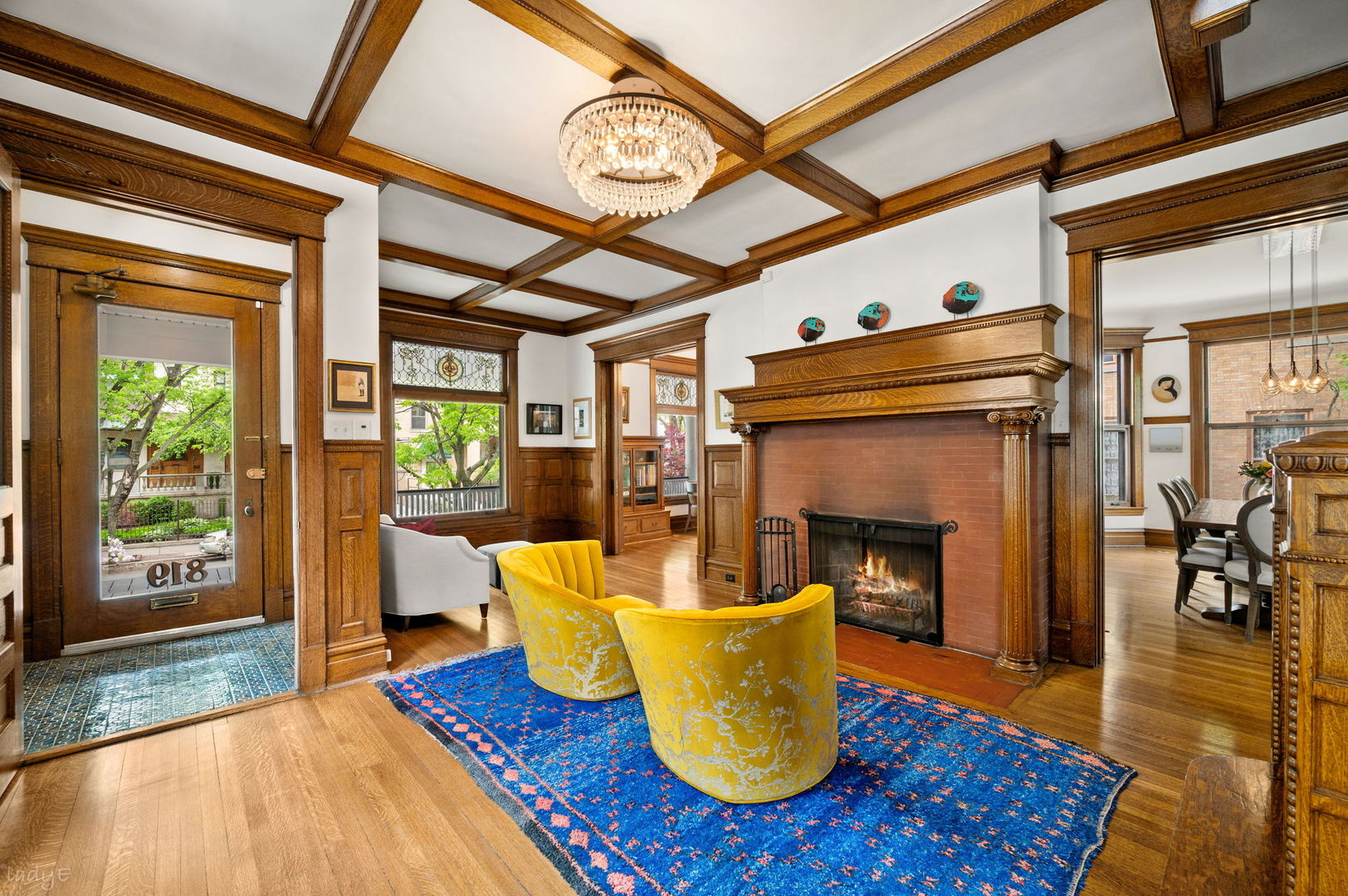 819 West Junior Terrace Chicago IL 60613