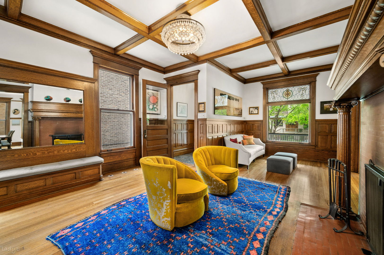 819 West Junior Terrace Chicago IL 60613