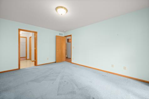 915 Foxpointe Drive Sycamore IL 60178