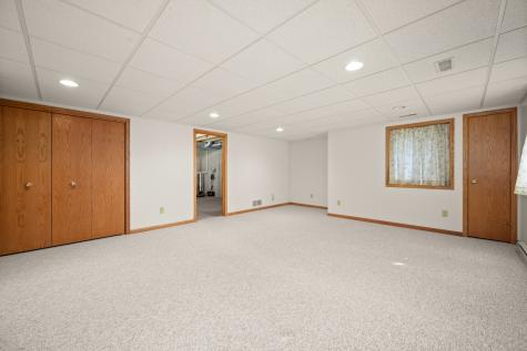 915 Foxpointe Drive Sycamore IL 60178
