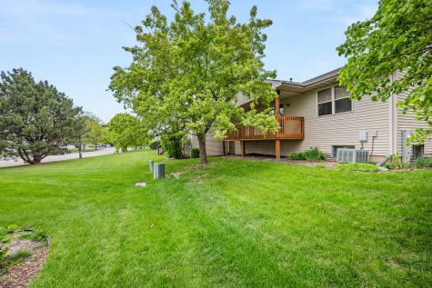 915 Foxpointe Drive Sycamore IL 60178