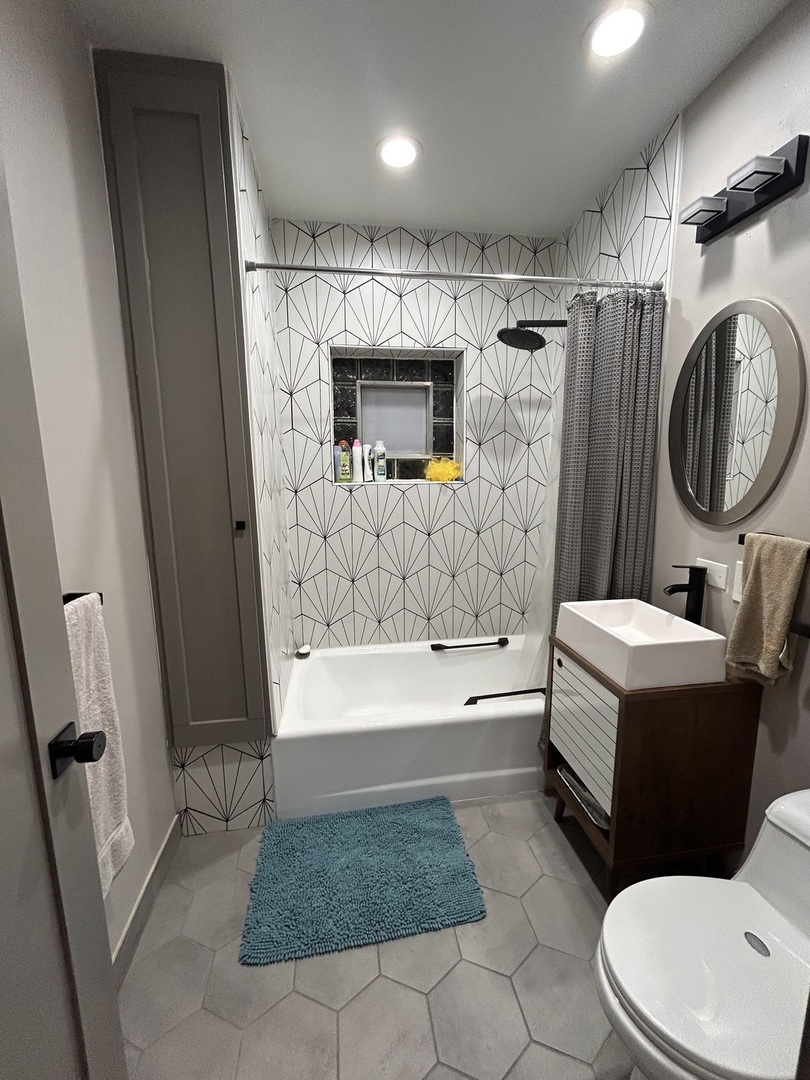 1123 West Addison Street Chicago IL 60613