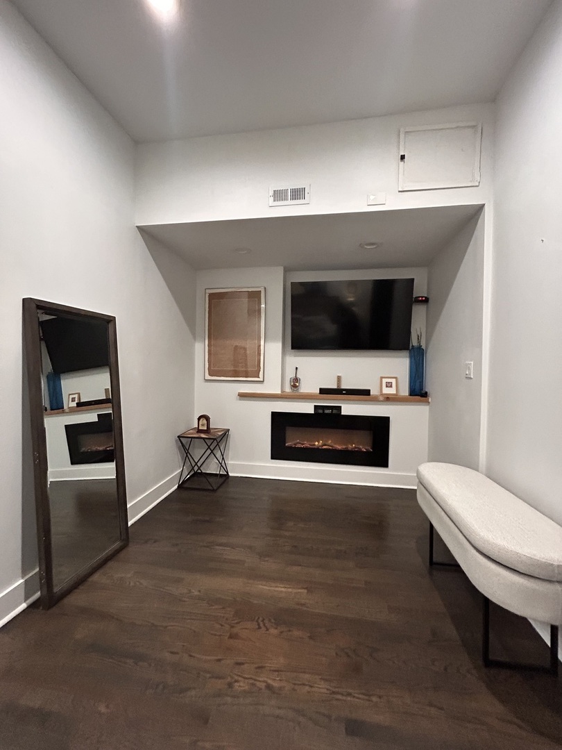 1123 West Addison Street Chicago IL 60613