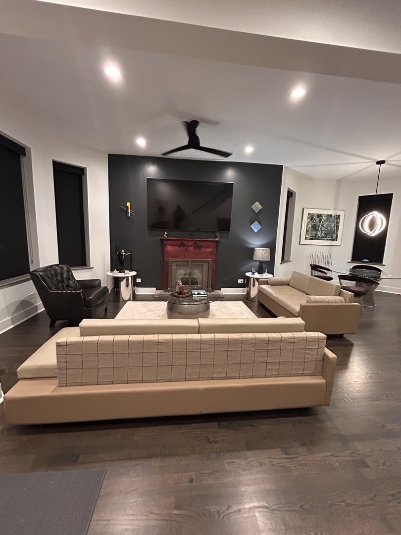 1123 West Addison Street Chicago IL 60613