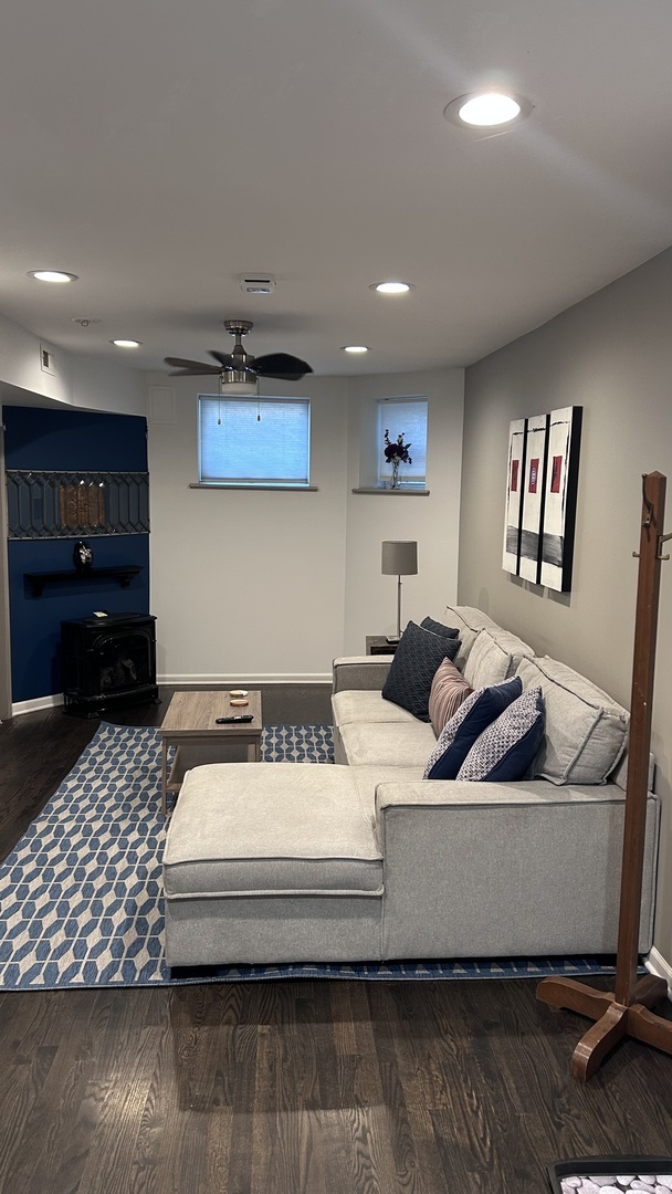 1123 West Addison Street Chicago IL 60613