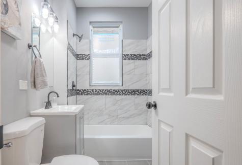 7836 South Saint Lawrence Avenue Chicago IL 60619