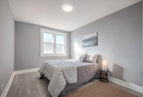 7836 South Saint Lawrence Avenue Chicago IL 60619