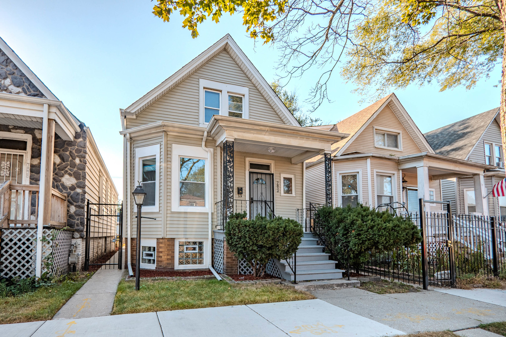 7836 South Saint Lawrence Avenue Chicago IL 60619