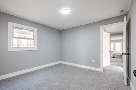 7836 South Saint Lawrence Avenue Chicago IL 60619