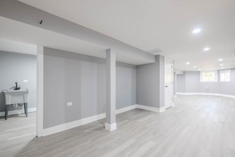 7836 South Saint Lawrence Avenue Chicago IL 60619