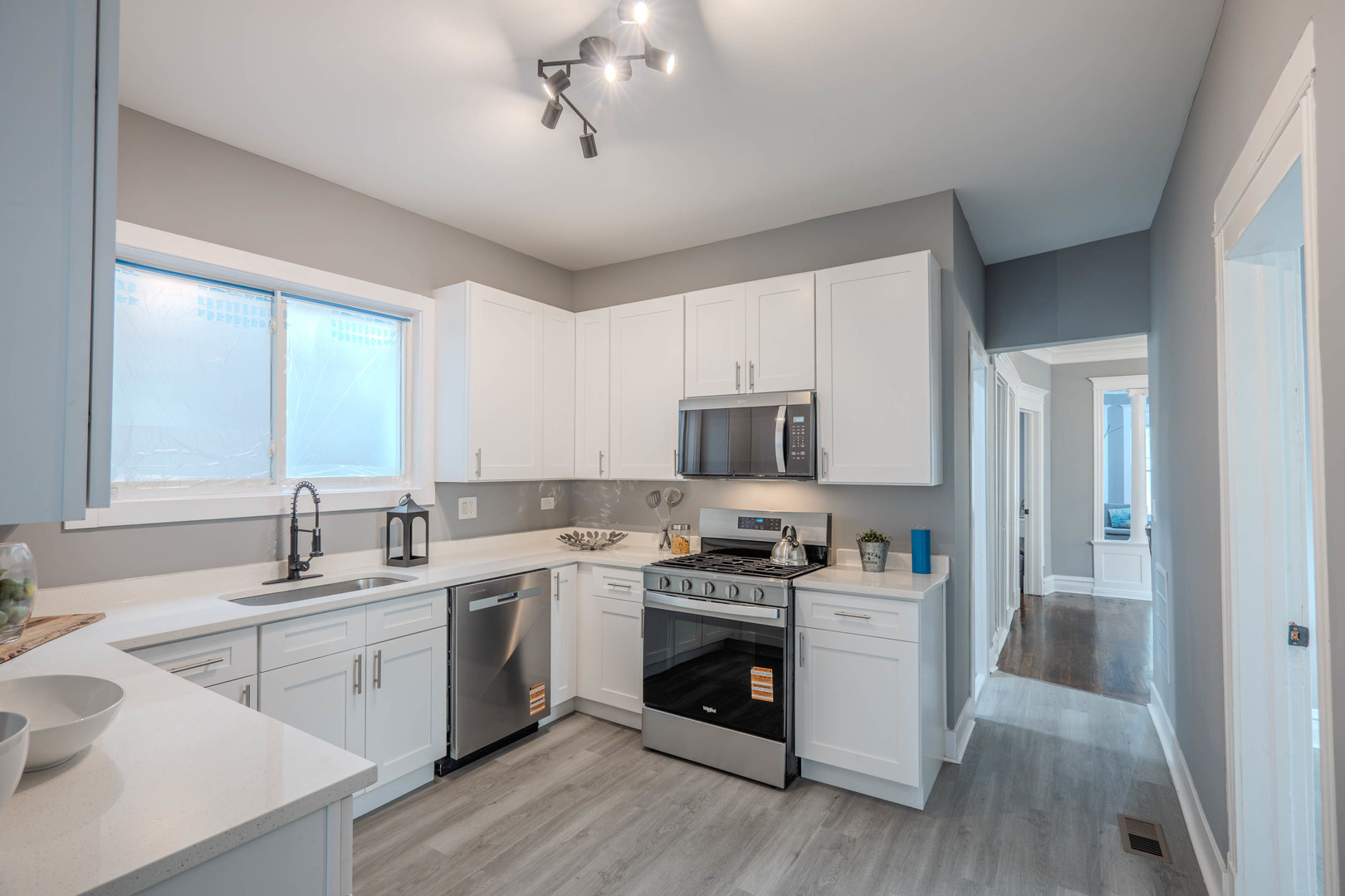 7836 South Saint Lawrence Avenue Chicago IL 60619