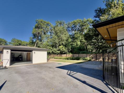 17750 Clyde Avenue Lansing IL 60438