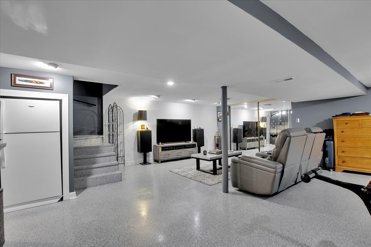 6719 South Keeler Avenue Chicago IL 60629
