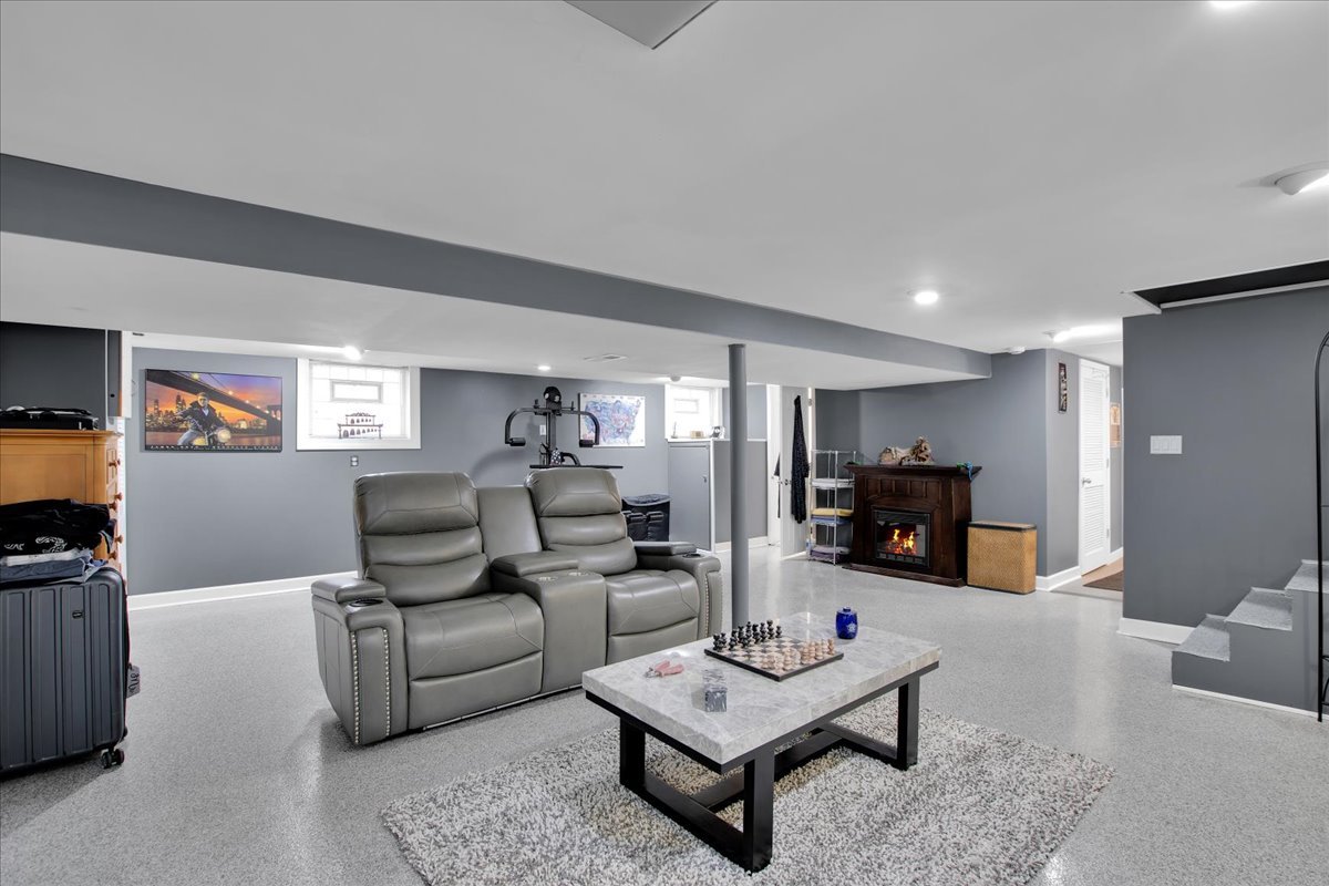 6719 South Keeler Avenue Chicago IL 60629