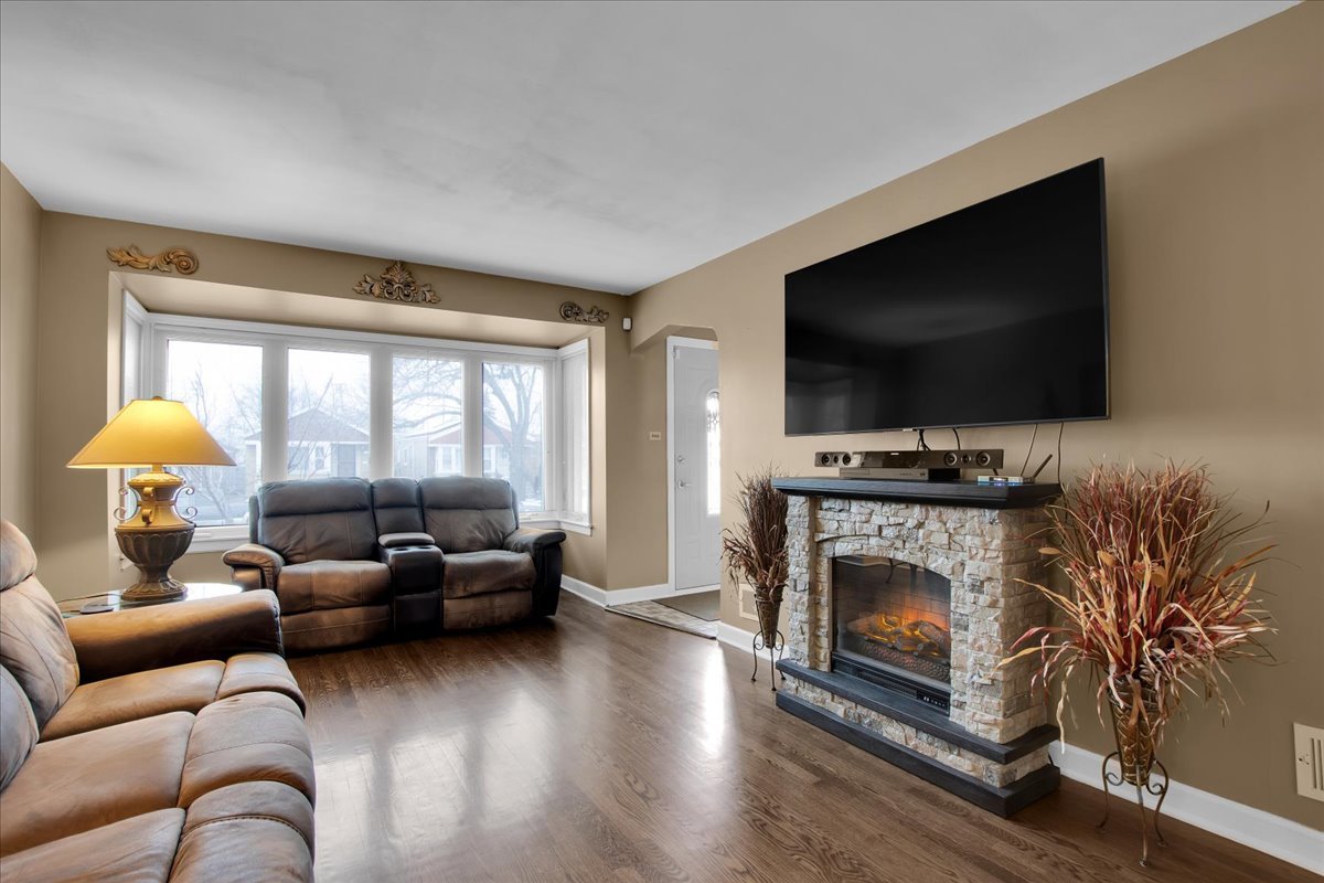 6719 South Keeler Avenue Chicago IL 60629