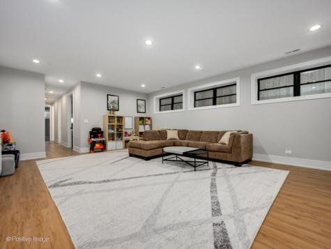 2153 West Fletcher Street Chicago IL 60618