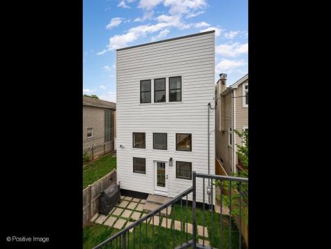 2153 West Fletcher Street Chicago IL 60618