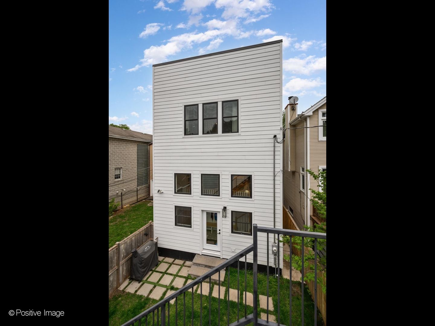 2153 West Fletcher Street Chicago IL 60618