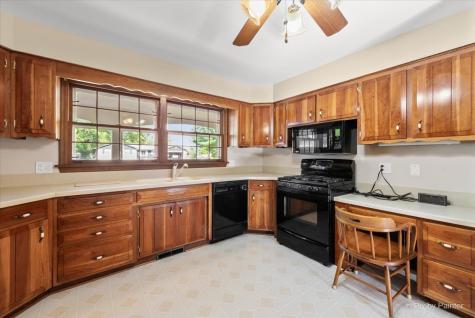 977 Lindenwood Drive Aurora IL 60506